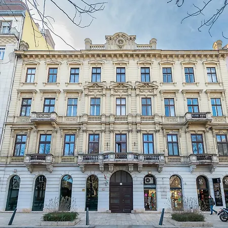 Elizabeth Square Budapest